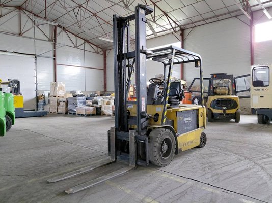 4-Rad Gabelstapler Caterpillar EP30K - 1