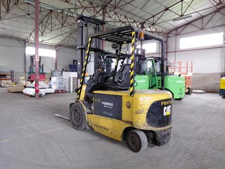 4-Rad Gabelstapler Caterpillar EP30K