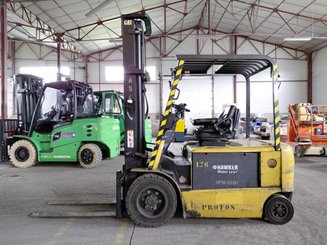 4-Rad Gabelstapler Caterpillar EP30K