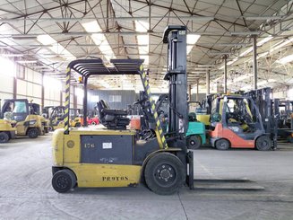 4-Rad Gabelstapler Caterpillar EP30K