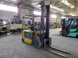 4-Rad Gabelstapler Caterpillar EP30K