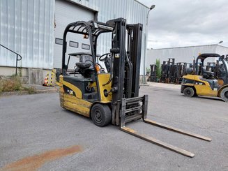 3-Rad Gabelstapler Caterpillar EP18NT