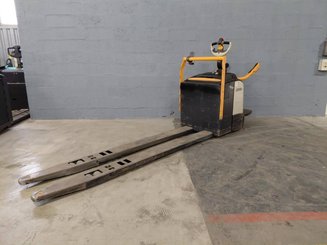 Niederhubwagen Fahrerstand Crown WT3060