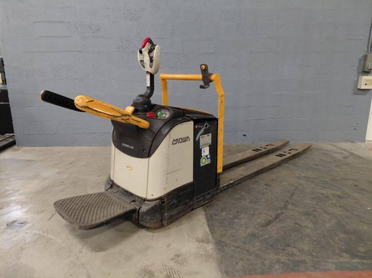 Niederhubwagen Fahrerstand Crown WT3060 - 1