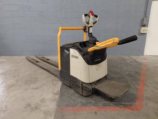 Niederhubwagen Fahrerstand Crown WT3060