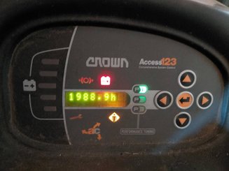 Niederhubwagen Fahrerstand Crown WT3040