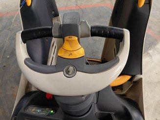 Niederhubwagen Fahrerstand Crown WT3040