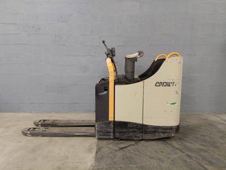 Niederhubwagen Fahrerstand Crown WT3040