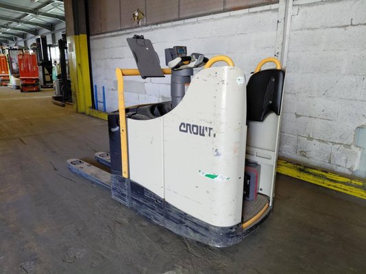 Niederhubwagen Fahrerstand Crown WT3040 - 1