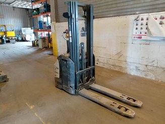 Hochhubwagen mit Deichsel Crown ESI4000-12