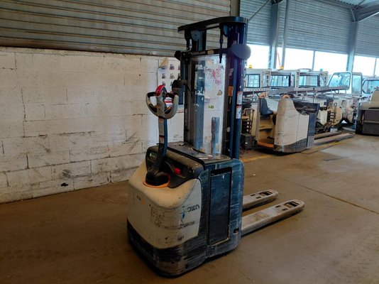 Hochhubwagen mit Deichsel Crown ESI4000-12 - 1