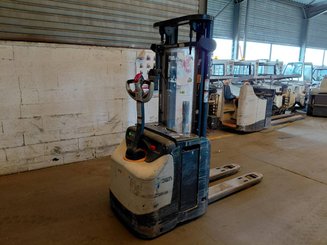 Hochhubwagen mit Deichsel Crown ESI4000-12