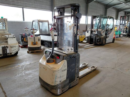 Hochhubwagen mit Deichsel Crown ESI4000-12 - 1