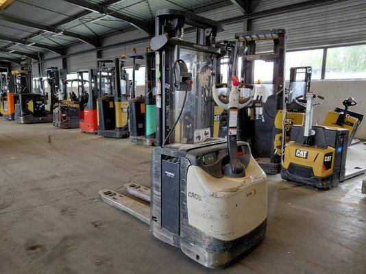 Hochhubwagen mit Deichsel Crown ESI4000-12 - 1