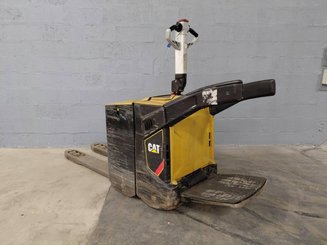 Niederhubwagen Fahrerstand Caterpillar NPV20N2