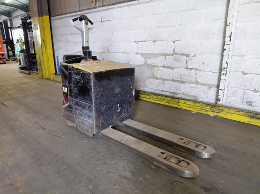 Niederhubwagen Fahrerstand Caterpillar NPV20N2 - 1