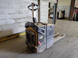 Niederhubwagen Fahrerstand Caterpillar NPV20N2