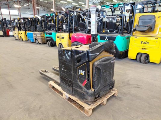 Niederhubwagen Fahrerstand Caterpillar NPV20N2 - 1