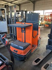 Senkrechtlift JLG DSP-M
