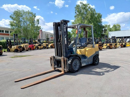 4-Rad Gabelstapler TCM FD30T3 - 1