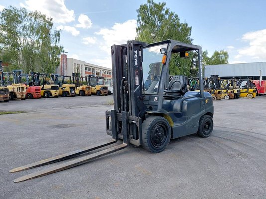 4-Rad Gabelstapler TCM FD30T3 - 1