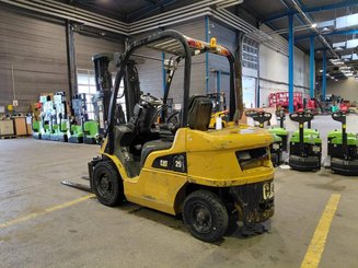 4-Rad Gabelstapler Caterpillar DP25N