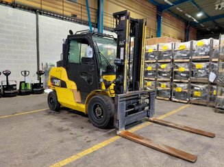 4-Rad Gabelstapler Caterpillar DP55N