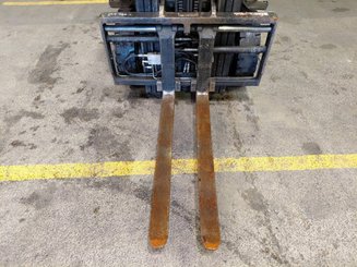 4-Rad Gabelstapler Caterpillar GP25N