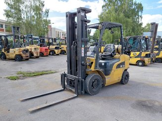 4-Rad Gabelstapler Caterpillar GP25N