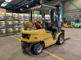 4-Rad Gabelstapler Caterpillar GP30NTD