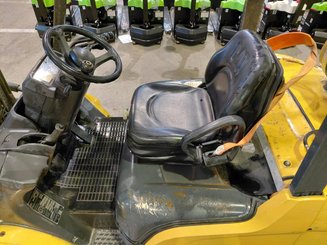 4-Rad Gabelstapler Caterpillar GP30NTD