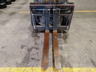 4-Rad Gabelstapler Caterpillar GP30NTD