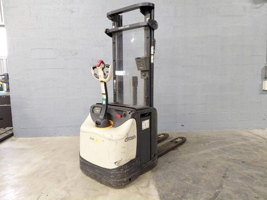 Hochhubwagen mit Deichsel Crown ESI4000-12 - 1