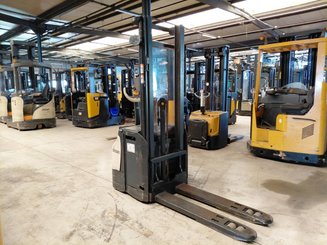 Hochhubwagen mit Deichsel Crown ESI4000-12