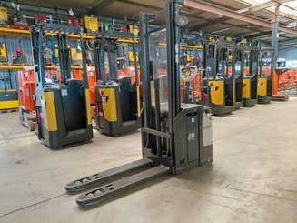 Hochhubwagen mit Deichsel Crown ESI4000-12