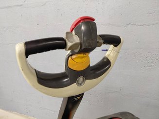 Niederhubwagen mit Deichsel Crown WP3020-2.0 - 7
