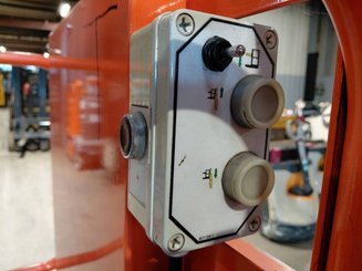 Senkrechtlift JLG TOUCANDUO