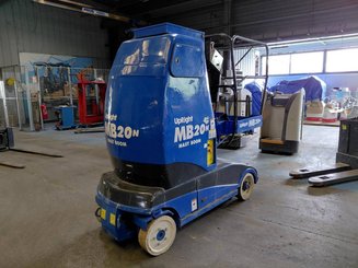 Senkrechtlift Upright MB20N