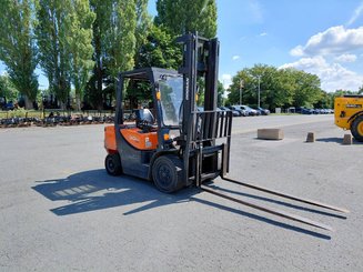 4-Rad Gabelstapler Doosan D30GP - 1
