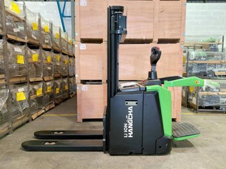 Gabelhochhubwagen mit klappbarer Plattform Gabelhochhubwagen mit klappbarer Plattform Hangcha CDD16-XT1S-SiL