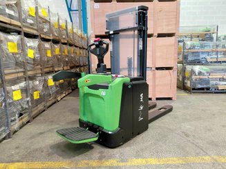 Gabelhochhubwagen mit klappbarer Plattform Gabelhochhubwagen mit klappbarer Plattform Hangcha CDD16-XT1S-SiL