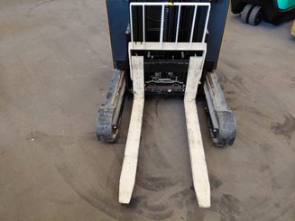 Schubmaststapler Yale MR14